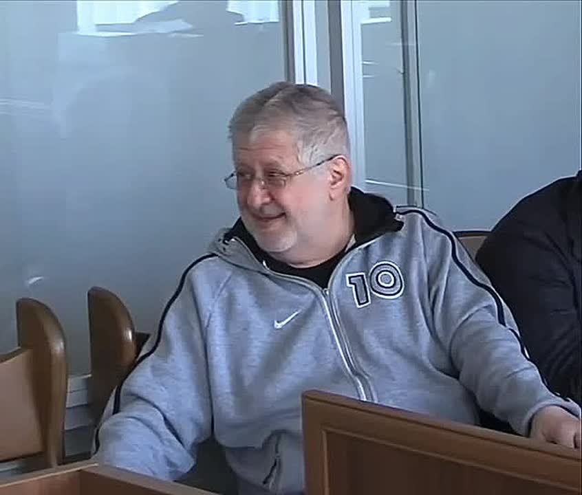 Игорь Коломойский* даже не намекает, а ясно дает понять, что Миндич является зиц-председателем в коррупционном скандале, а, значит, вся ответственность лежит на Зеленском