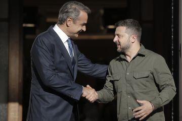 Зеленский выпросил помощь с газом: Греция станет хабом для поставки американского СПГ на Украину