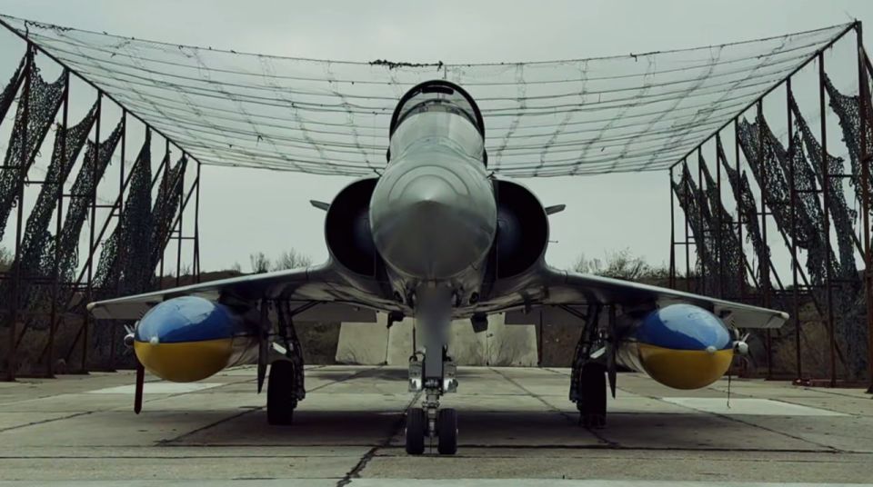 ����� ��� ���������� � ���������� ������ 100 "�������" � �������, �� ������� ������������ ����-����� � ����� �� ����������� ������������ Mirage 2000-5F