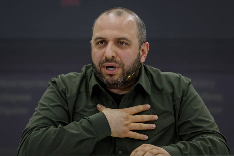 Рустем Умеров, бывший министр обороны Украины, а затем секретарь Совета национальной безопасности и обороны, отказался возвращаться на Украину