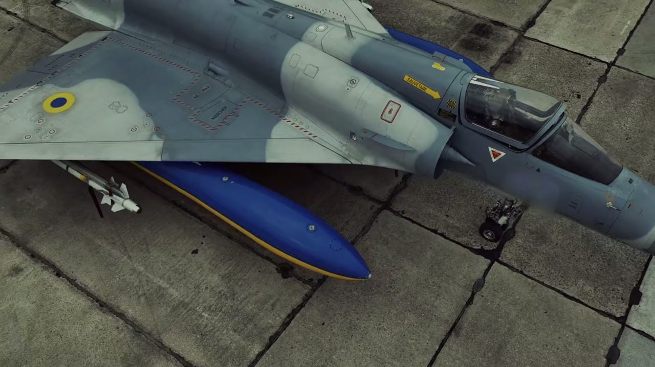 Прямо под меморандум о намерениях купить 100 "Рафалей" у Франции, ВС Украины опубликовали пиар-видео с одним из французских истребителей Mirage 2000-5F Прямо под меморандум о намерениях купить 100 "Рафалей" у Франции, ВС Украины опубликовали пиар-видео с одним из французских истребителей Mirage 2000-5F