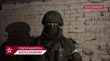 Боевики ВСУ отступают, штурмовики продолжают выбивать врага из западной части Купянска, сообщил командир штурмового отряда 121-го мотострелкового полка с позывным Лаврик