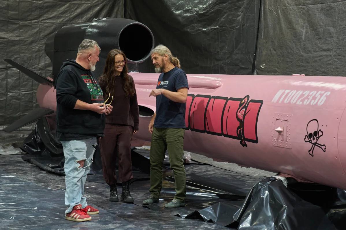 Фотографии ракеты FP-5 «Фламинго», средства на которую были собраны чешской волонтёрской организацей «Drek pro Putina» Фотографии ракеты FP-5 «Фламинго», средства на которую были собраны чешской волонтёрской организацей «Drek pro Putina»