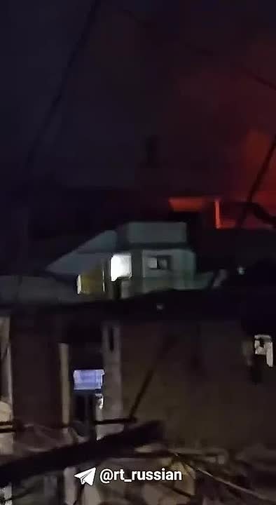 Израильский БПЛА ударил по лагерю палестинских беженцев на юге Ливана, сообщает корр RT в Бейруте Жоэль Марун