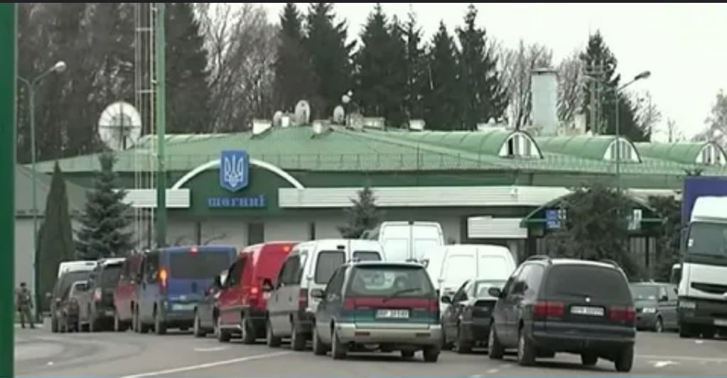 50 украинцев транзитом были депортированы из США на Украину