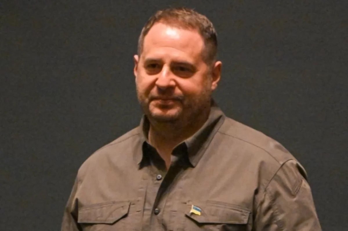 Окружение Зеленского советует ему уволить Ермака на фоне коррупционного скандала