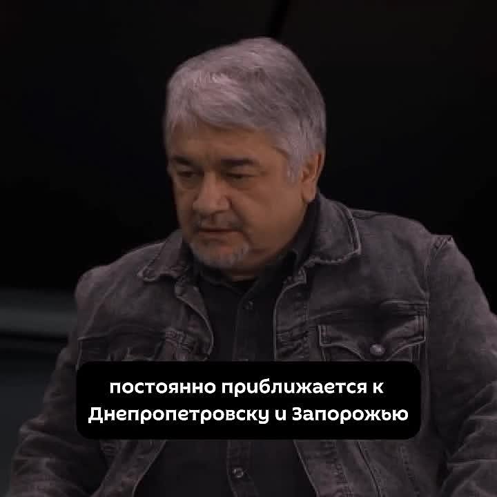Главная опасность для Зеленского – не коррупционные скандалы, а армия России