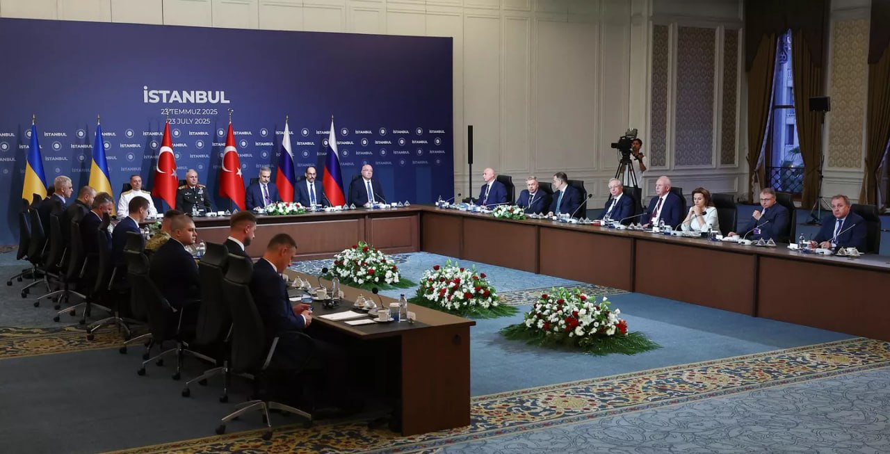 Новые предложения США по мирному урегулированию на Украине предполагают отказ Киева от контроля над рядом территорий, сообщает Reuters со ссылкой на источники