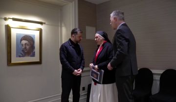 Зеленский проводил встречу с западными партнёрами на фоне портрета русской балерины Ольги Хохловой