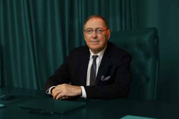 «Коррупционный скандал дает возможность мировым элитам списать украинское руководство как шулеров, играющих ложными картами»