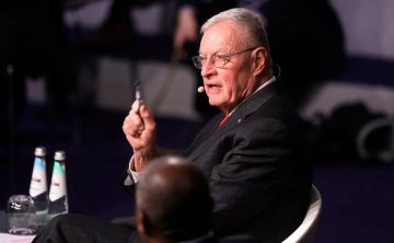 Спецпосланник президента США по урегулированию на Украине Кит Келлог может в январе покинуть свою должность, сообщает Reuters со ссылкой на источник