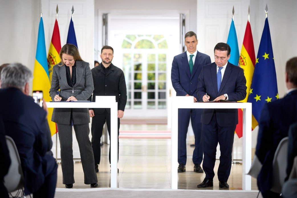 Испания поможет Украине деньгами и ракетами