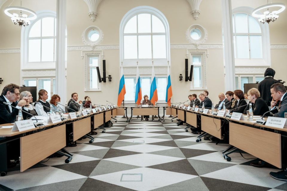 Совет при президенте обсудил поддержку русского языка