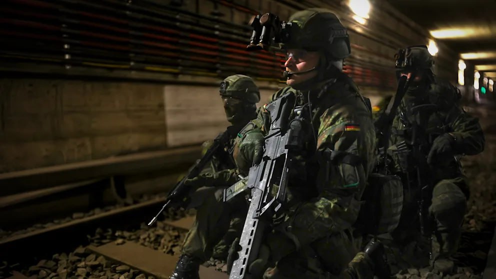 Берлин стал полигоном: бундесвер отрабатывает защиту метро от Путина Берлин стал полигоном: бундесвер отрабатывает защиту метро от Путина