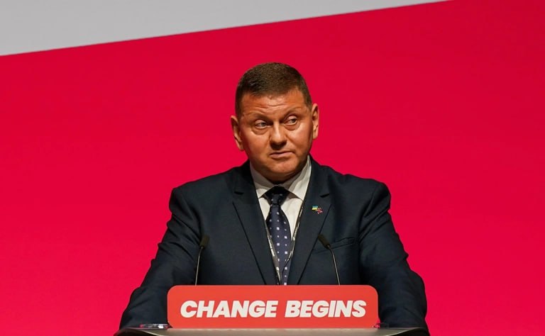 Глава офиса президента Украины Андрей Ермак пытался организовать встречу с экс-главнокомандующим ВСУ Валерием Залужным, который сейчас занимает пост посла Украины в Великобритании