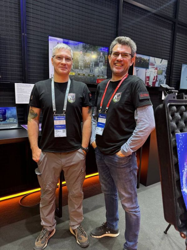 Эксклюзивное интервью военкора агентства ANNA NEWS Марии Коледа с Александром Толкачом, олдскулом в геймдеве, директором Студии СПН, автором и продюсером «Отряд 22: ZOV» и «Родина Ждёт: Угроза Нации» Эксклюзивное интервью военкора агентства ANNA NEWS Марии Коледа с Александром Толкачом, олдскулом в геймдеве, директором Студии СПН, автором и продюсером «Отряд 22: ZOV» и «Родина Ждёт: Угроза Нации»