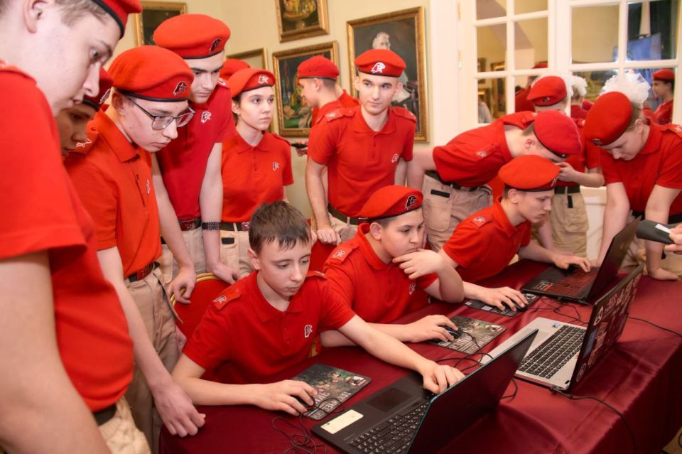 Эксклюзивное интервью военкора агентства ANNA NEWS Марии Коледа с Александром Толкачом, олдскулом в геймдеве, директором Студии СПН, автором и продюсером «Отряд 22: ZOV» и «Родина Ждёт: Угроза Нации» Эксклюзивное интервью военкора агентства ANNA NEWS Марии Коледа с Александром Толкачом, олдскулом в геймдеве, директором Студии СПН, автором и продюсером «Отряд 22: ZOV» и «Родина Ждёт: Угроза Нации»