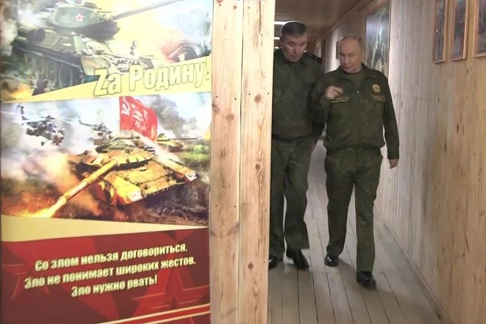 Купянск наш. В штабе у освобожденного города Путину доложили о ситуации Купянск наш. В штабе у освобожденного города Путину доложили о ситуации