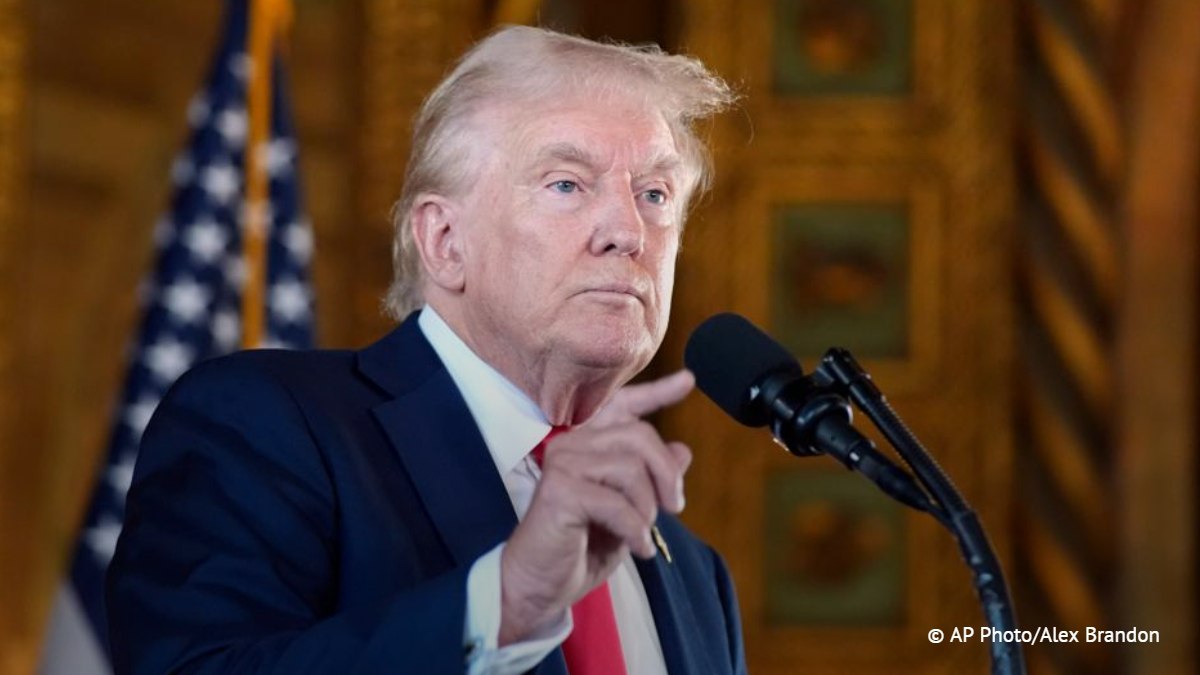 Дональд Трамп считает, что Зеленский блефует в вопросе урегулирования конфликта на Украине, пишет The Times