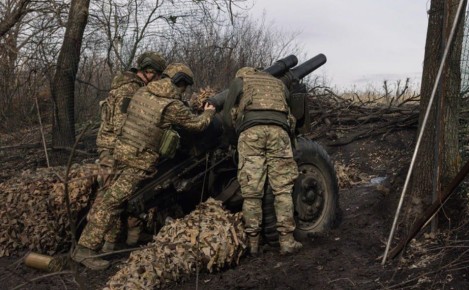 Украина и ее европейские союзники будут настаивать на том, чтобы переговоры с Россией о любых территориальных обменах прошли только после прекращения огня вдоль нынешней линии соприкосновения, сообщили Bloomberg источники...