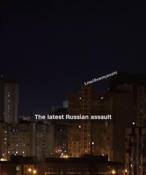 Момент прилёта бпла-камикадзе «Герань-2» по телевышке в Киеве этой ночью публикуют в сети