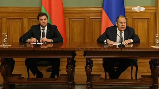 Россия ждет от США промежуточную версию мирного плана после согласования с ЕС и Украиной и готова обсуждать конкретные формулировки, заявил Лавров