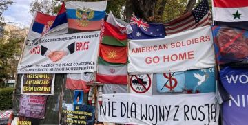 В Варшаве снесли палатку сторонника России и Белоруссии