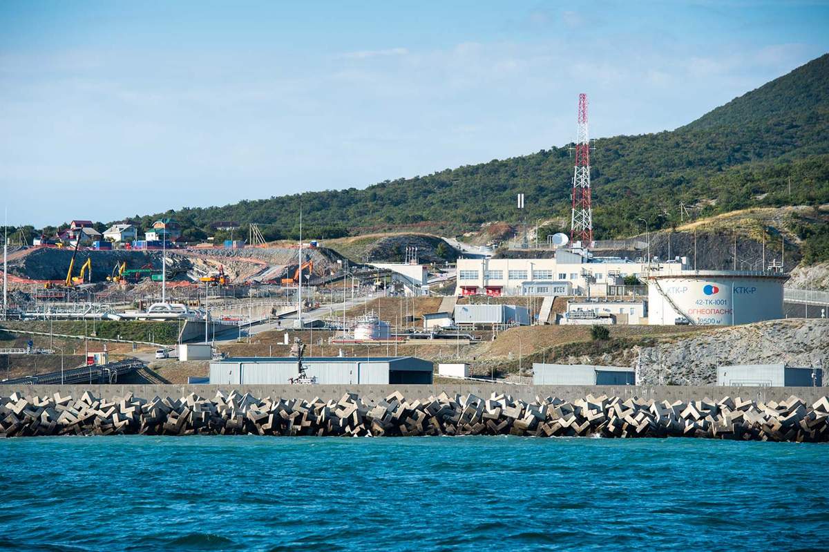 Административный корпус морского терминала Каспийского трубопроводного консорциума под Новороссийском получил повреждения в результате ночной атаки украинских беспилотников