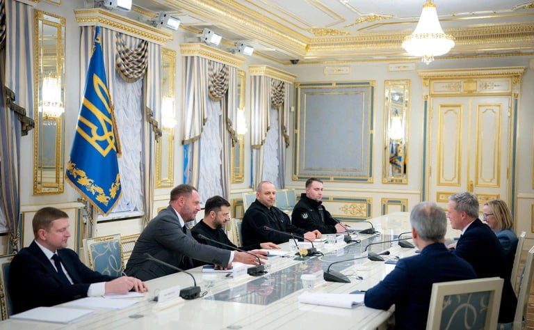 Мирный план США по Украине стал «шоком» для Европы и «унижением» для НАТО, пишет финское издание Helsingin Sanomat