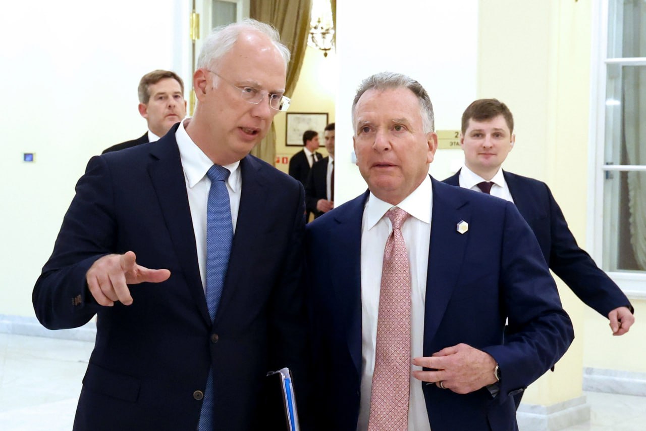 Если отойти от шуток, то сам факт публикации материала о разговорах Ушакова и Дмитриева по поводу составления мирного плана и выдачи его за американский, а также консультирование по этому поводу с Уиткоффом, это потенциально...