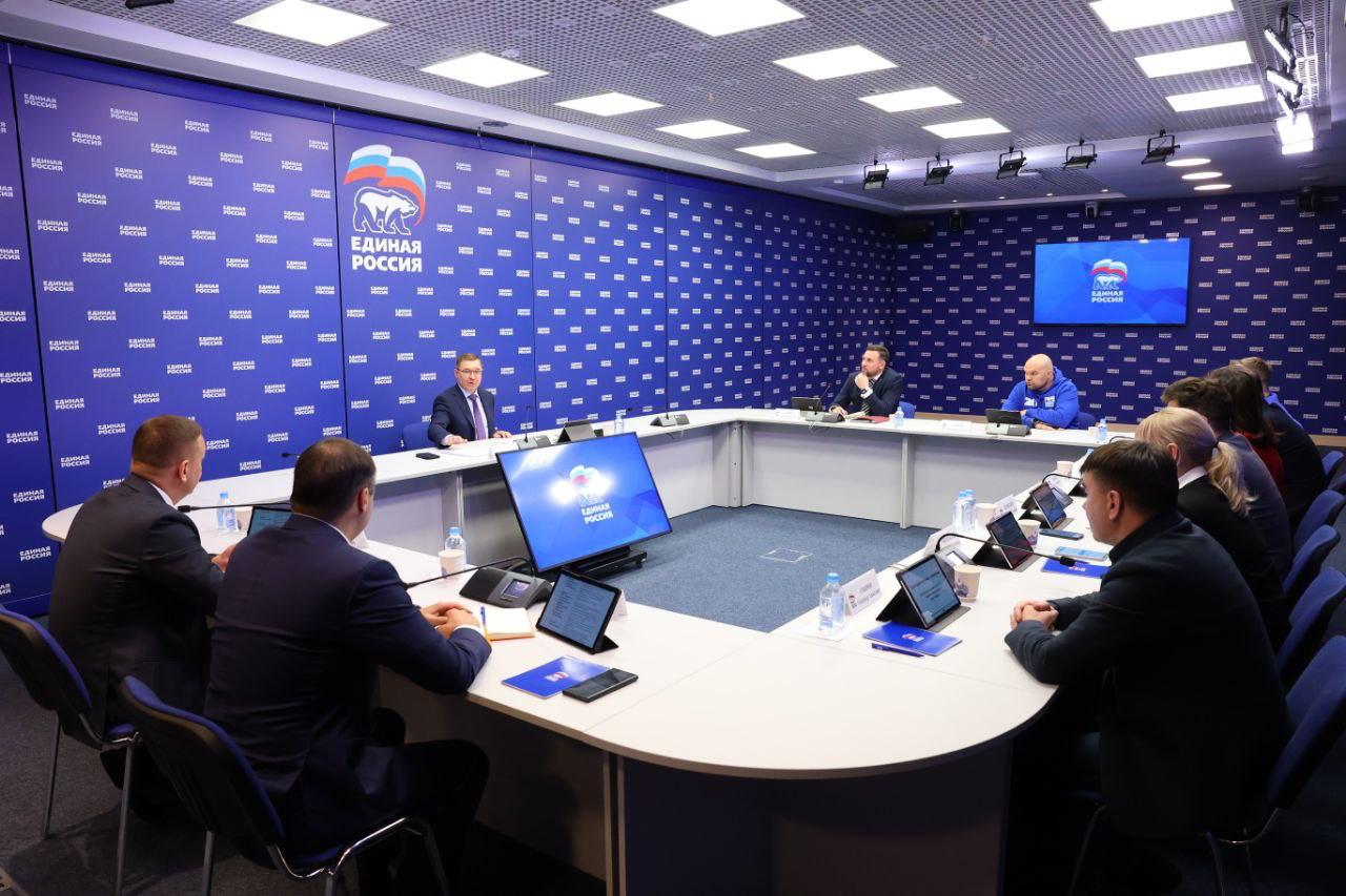 Якушев обсудил с финалистами «Лидеров России» подготовку к выборам 2026 Якушев обсудил с финалистами «Лидеров России» подготовку к выборам 2026