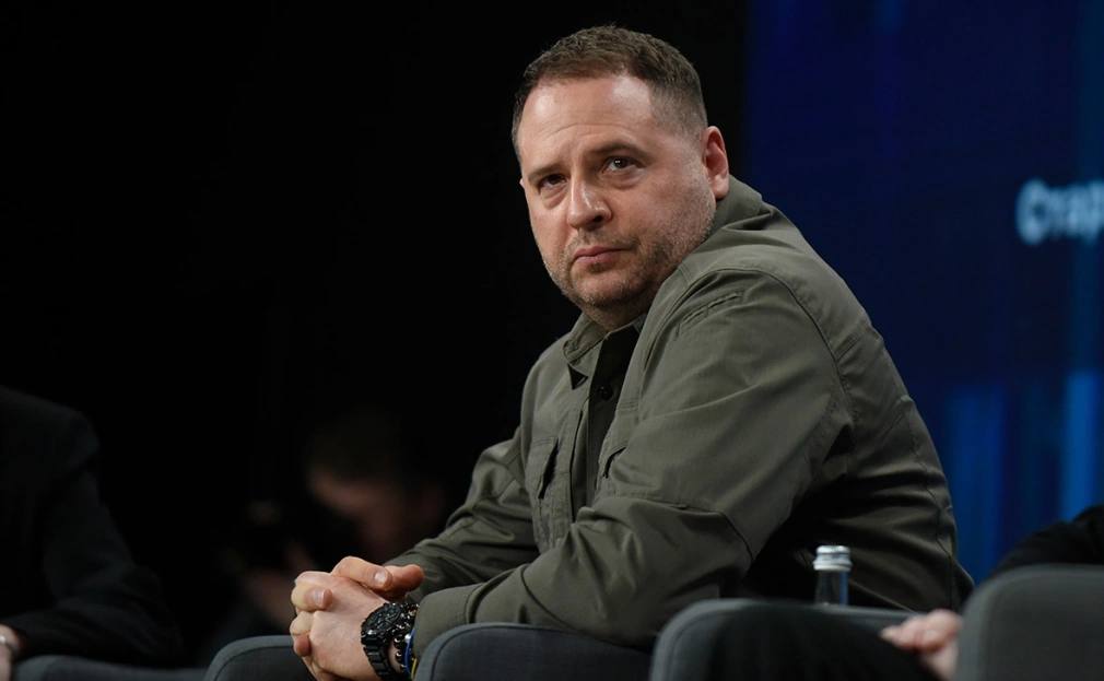 У главы офиса президента Украины Андрея Ермака проходят обыски