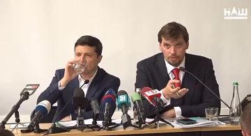 Андрей Медведев: Вот лето 2019 года. Даже по этому видео, уже тогда можно было понять, что Зеленский дел наворотит