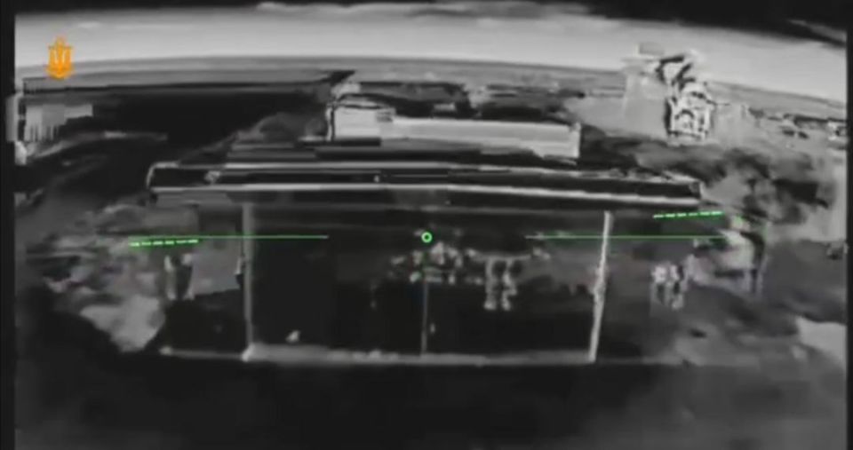 Комплексная атака врага на аэродромы Крыма Комплексная атака врага на аэродромы Крыма