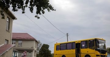 Два майора: Обезлюдивание Украины. Reuters: До войны в стране проживало 42 млн человек, сейчас менее 36 млн, и к 2051 году население может сократиться до 25 млн