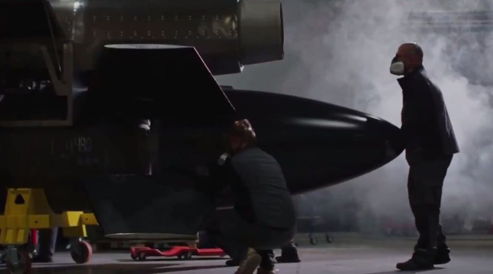 Оказывается вчера Fire Point опубликовала видео процесса производства своих дронов-камикадзе FP-1/2 и ракеты FP-5 Фламинго Оказывается вчера Fire Point опубликовала видео процесса производства своих дронов-камикадзе FP-1/2 и ракеты FP-5 Фламинго