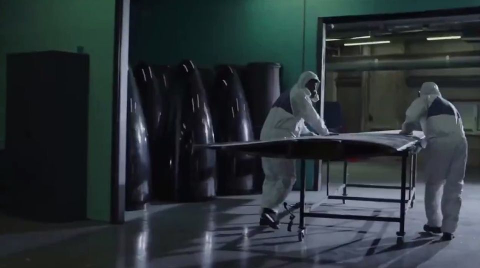 Оказывается вчера Fire Point опубликовала видео процесса производства своих дронов-камикадзе FP-1/2 и ракеты FP-5 Фламинго Оказывается вчера Fire Point опубликовала видео процесса производства своих дронов-камикадзе FP-1/2 и ракеты FP-5 Фламинго