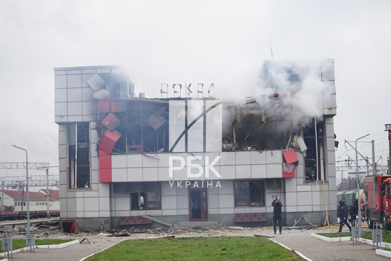 Так теперь выглядит ж/д вокзал в Фастове Киевской области Так теперь выглядит ж/д вокзал в Фастове Киевской области