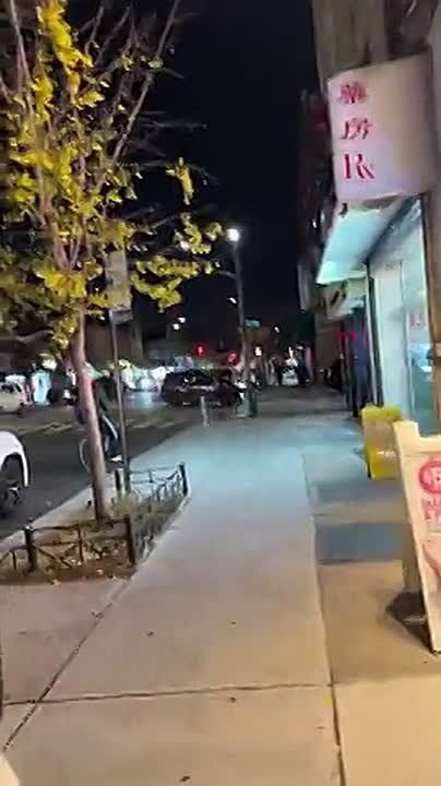 Тем временем в США беженцы с Украины в очередной раз поражены мощью передовых американских технологий