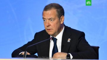 Россия будет смотреть на конкретные шаги США, а не на красивые слова, заявил Дмитрий Медведев, комментируя новую американскую стратегию национальной безопасности