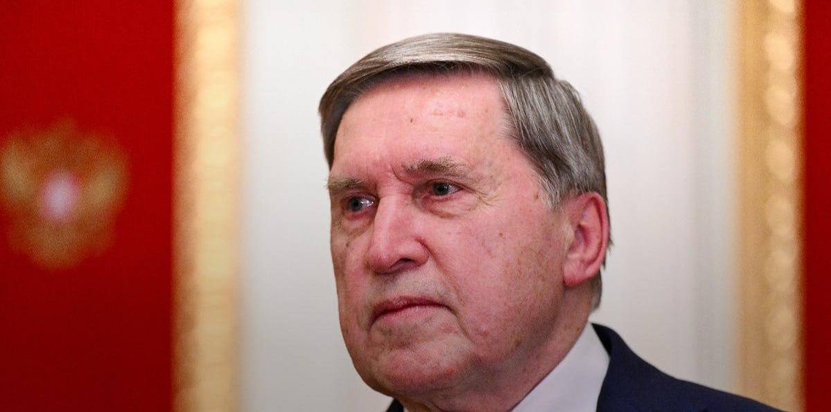 Американцы "божатся", что договоренности с Трампом по урегулированию на Украине будут железобетонными, заявил Ушаков журналисту телеканала "Россия" Зарубину