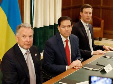 Трехдневные переговоры США и Украины в Майами, прошедшие по итогам бесполезной поездки Уиткоффа в Москву, также не привели к серьезному прорыву