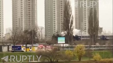 Деэлектрификация: в Киеве снова замечены дымящие паровозы — и нет, не в честь Нового года