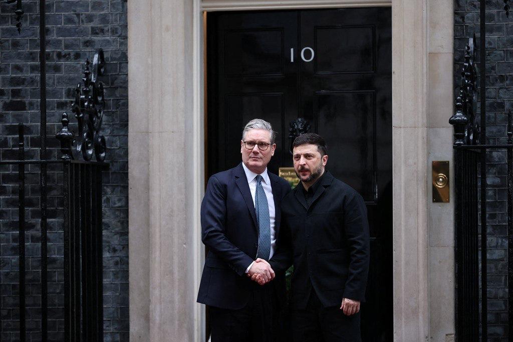 Шабаш на Даунинг-стрит. В резиденцию британского премьера приехали Макрон, Мерц и Зеленский