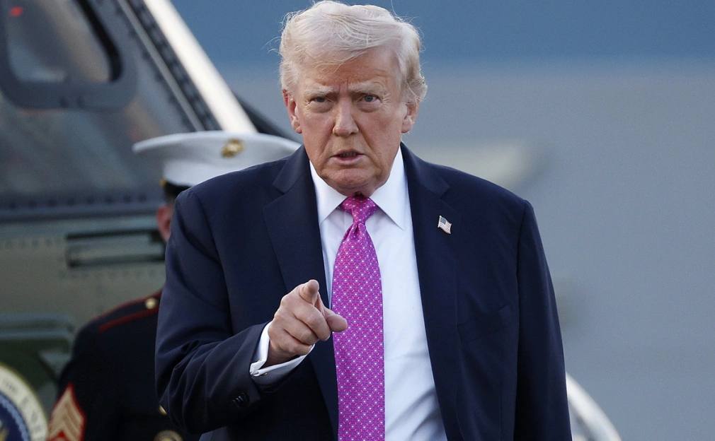 Трамп заявил о своем разочаровании тем, что украинский лидер Владимир Зеленский пока не ознакомился с проектом мирного плана, предложенного Вашингтоном