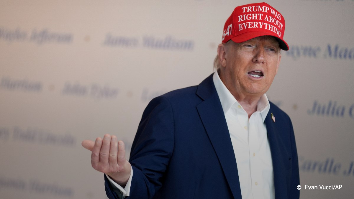 Трамп назвал Зеленского "торгашом" и сравнил его с организатором бродячего цирка Барнумом: