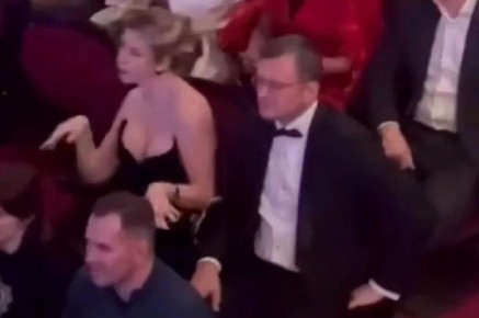 Грудью за ВСУ. Жена Кулебы взбесила украинцев пьяными плясками в декольте