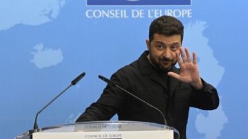 Даниил Безсонов: В далёком 2019 году, в начале своего правления Зеленский вступил в перепалку со своими солдатами в прифронтовой зоне, пытаясь доказать, что он не лох