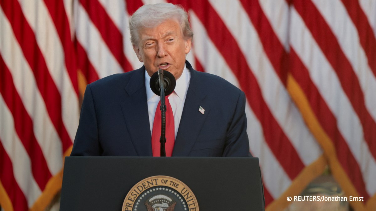 Трамп заявил, что провел жесткий разговор с лидерами "евротройки" по вопросу урегулирования на Украине