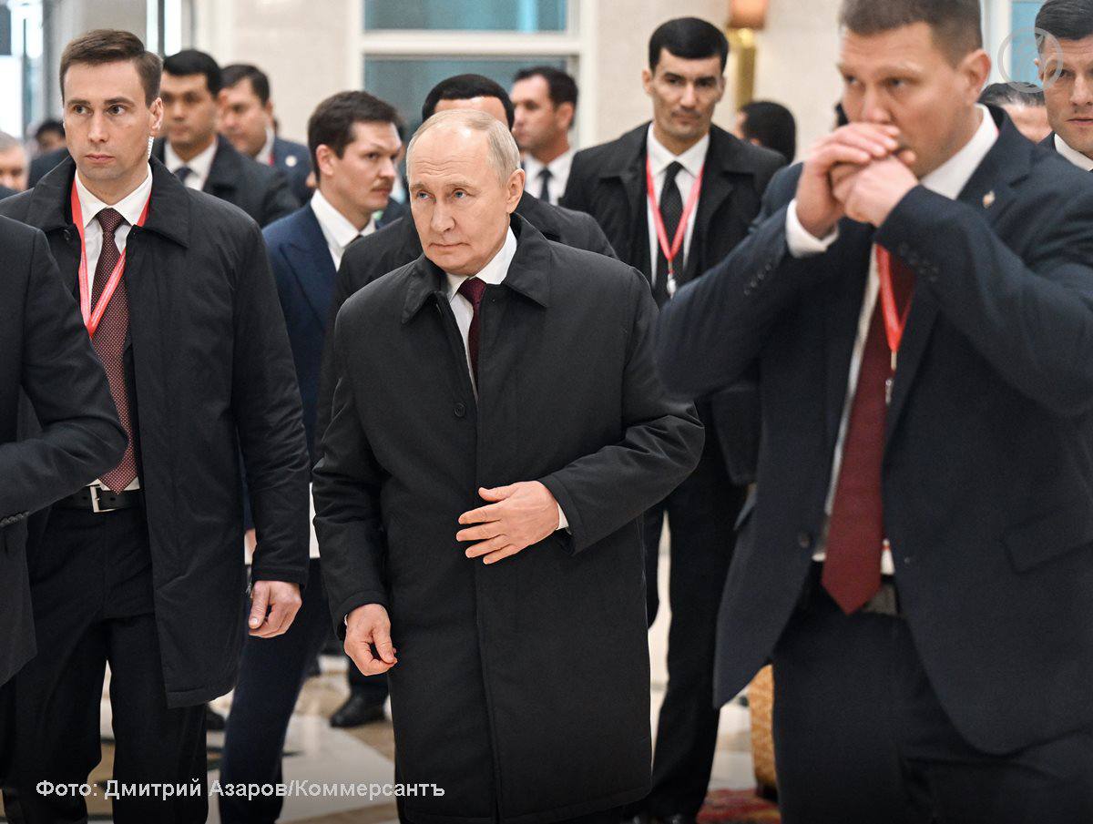 «В половине четвертого ночи Владимира Путина в аэропорту Ашхабада встретил Гурбангулы Бердымухамедов, отец нынешнего президента Туркменистана, а главное, человек, с которым Владимир Путин, можно сказать, начинал (если не...